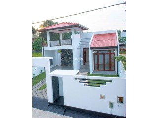 LUXURY HOUSE FOR SALE IN ATHURUGIRIYA