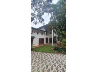 LUXURY VILLA IN KANDY (ASGIRIYA)