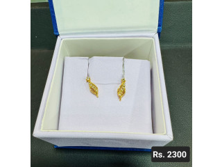 ELEGANT EAR STUD