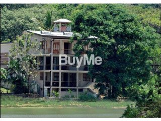 LUXURY HOUSE FOR SALE IN KANDY