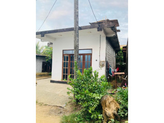 HOUSE FOR SALE IN KOTIKAWATTA MAHABUTHGAMUWA