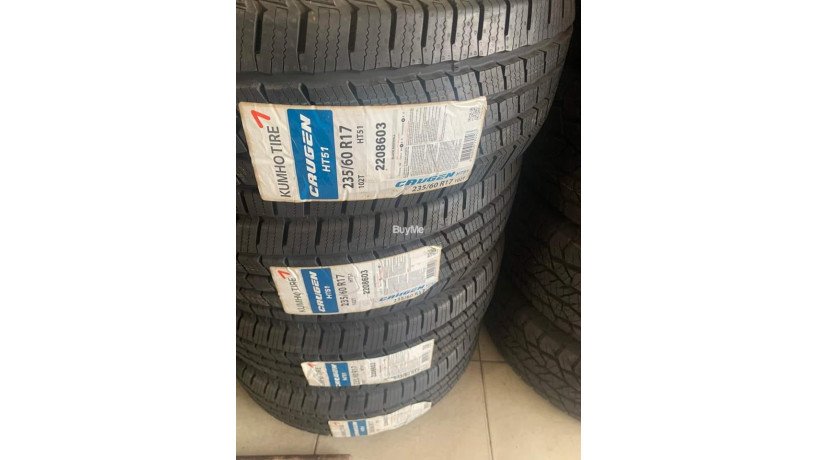 23560r17-kumho-tyre-big-0