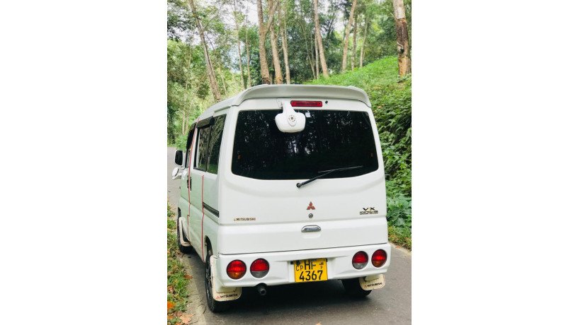 mitsubishi-minicab-1999-big-2