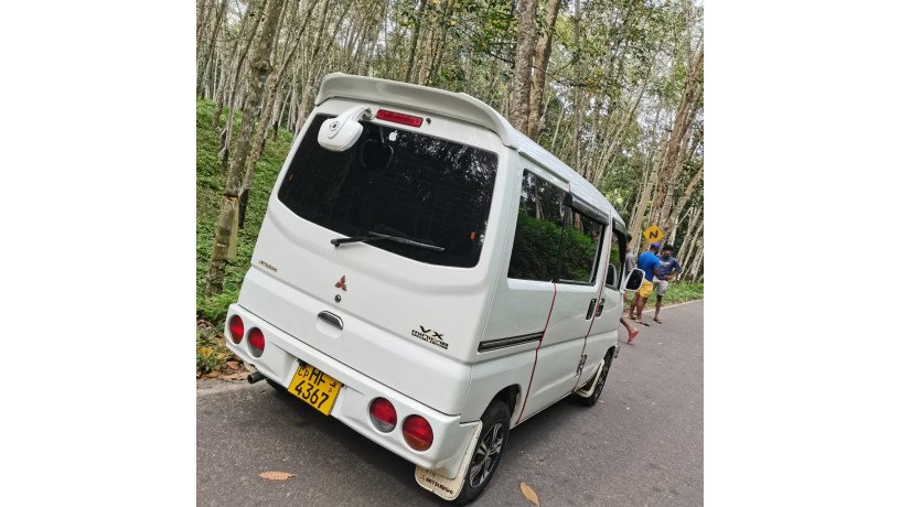 mitsubishi-minicab-1999-big-1