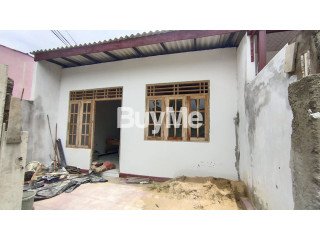 HOUSE FOR SALE IN WELLAMPITIYA WENNAWATTA