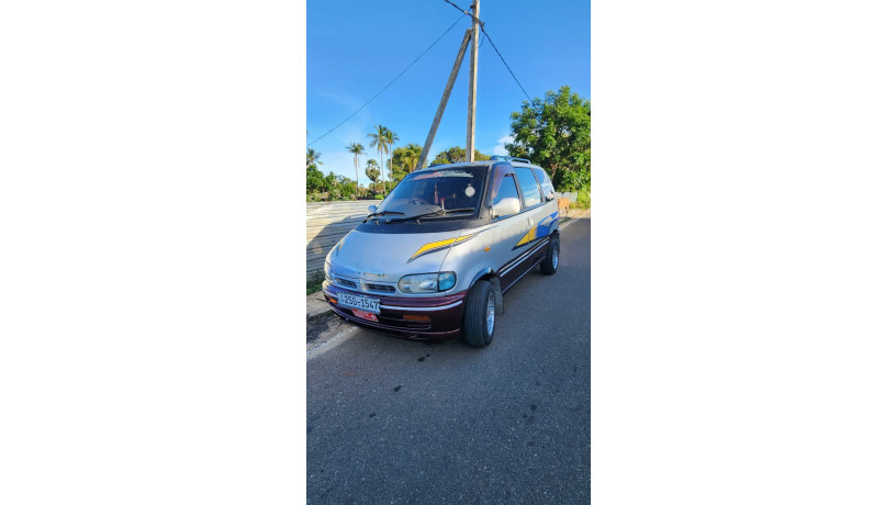 nissan-serena-van-1992-big-0