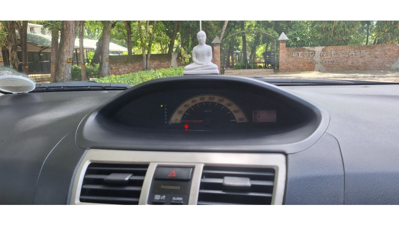toyota-belta-2007-for-sale-big-7