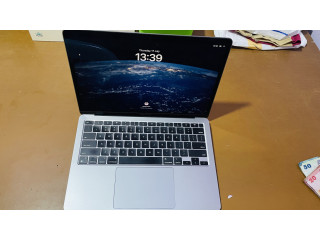 APPLE MAC BOOK M1