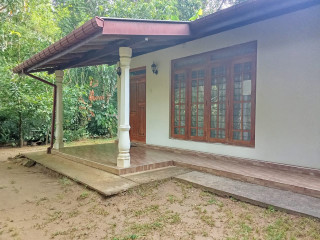LAND WITH HOUSE FOR SALE IN KANDY