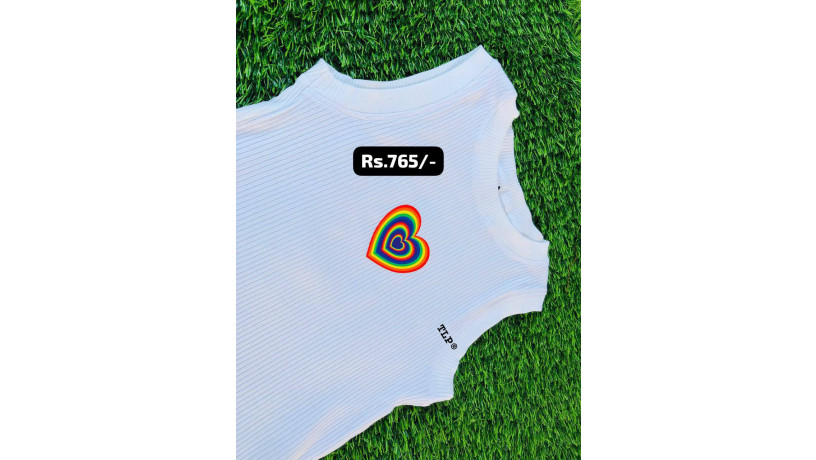 white-crop-top-big-0