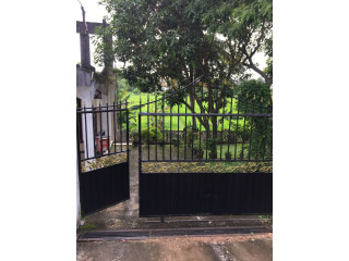 LAND WITH A HOUSE FOR SALE IN DABAHENA, MAHARAGAMA