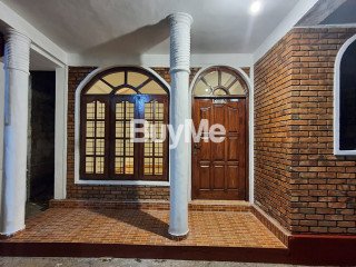 HOUSE FOR RENT IN DEHIWALA BELLANTHARA ROAD, NEDIMALA