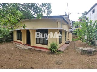 HOUSE FOR SALE IN SARIKKAMULLA,THAKSHILA ROAD - PANADURA