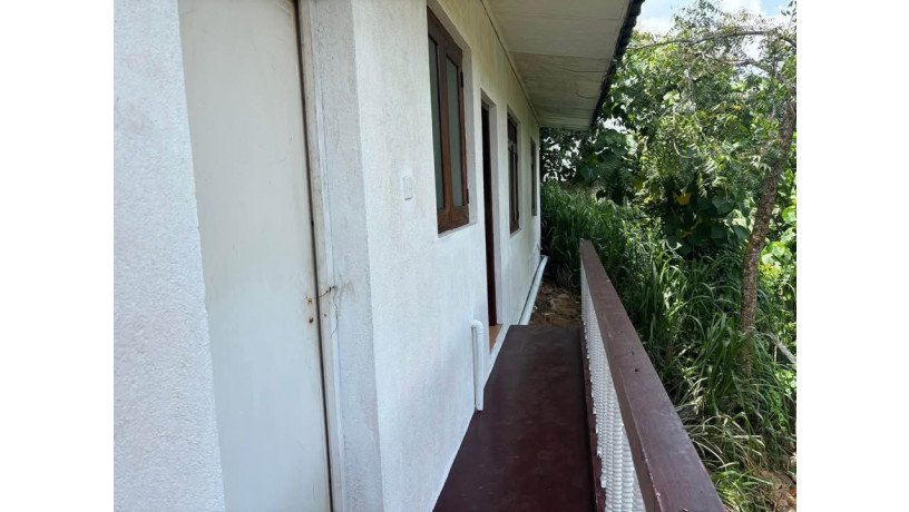 two-adjoining-houses-for-sale-in-kiribathkubura-big-4