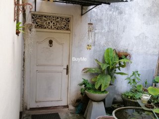 ROOM FOR RENT IN WELISARA