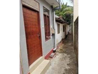 2 STOREY HOUSE FOR RENT IN PIERIS ROAD, MOUNT LAVINIA