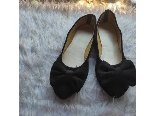 BLACK SHOE