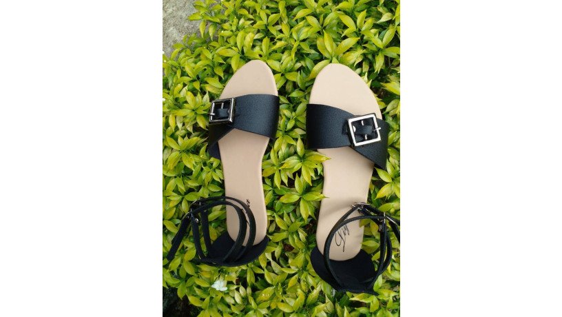 ladies-flat-slippers-black-big-0