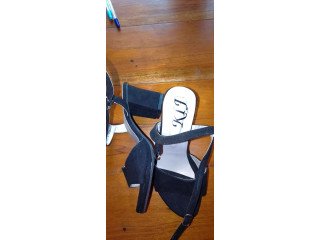 TWO PAIRS BLACK
