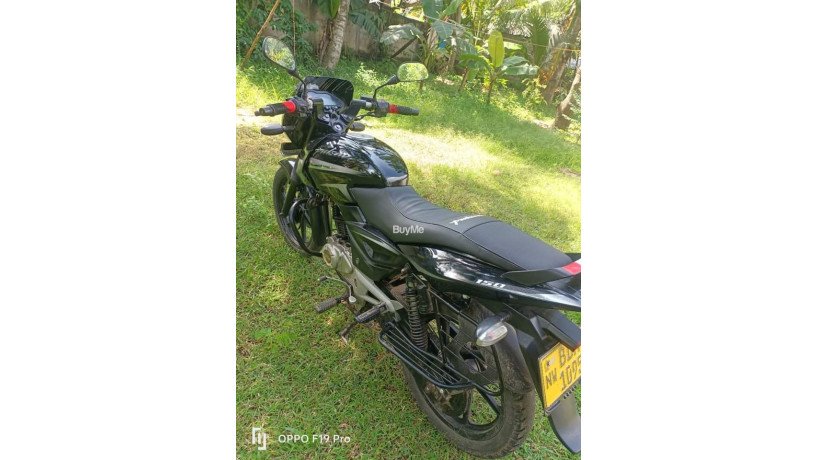 bajaj-pulsar-150-2015-big-2