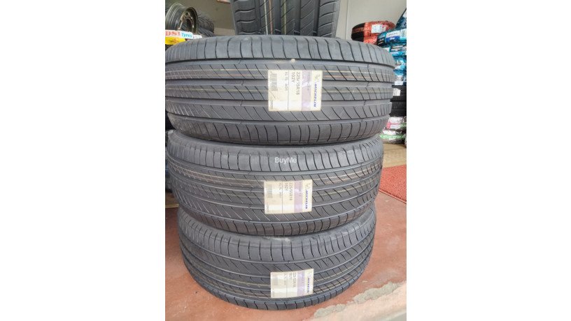 22555r18-michelin-tyre-big-1