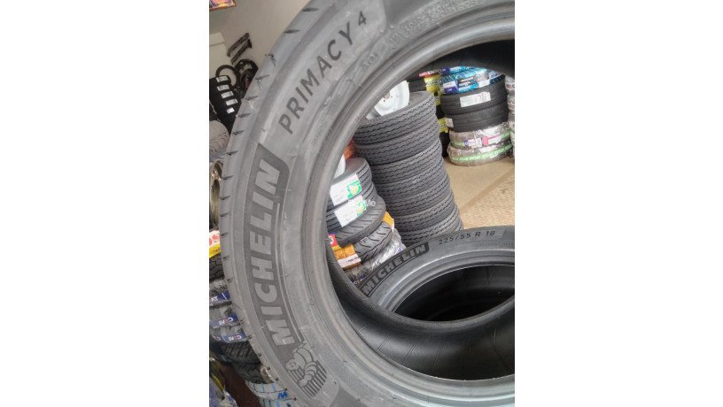 22555r18-michelin-tyre-big-3