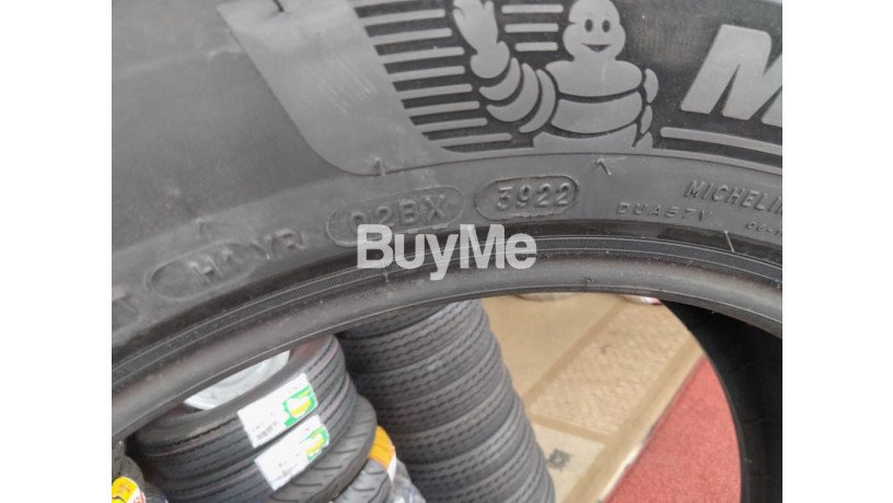 22555r18-michelin-tyre-big-4