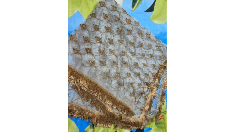 net-shawl-available-big-0