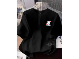 BLACK TEE WITH A BUNNY PRINT
