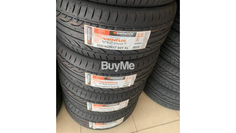 225-45r17-hankook-tyre-big-0