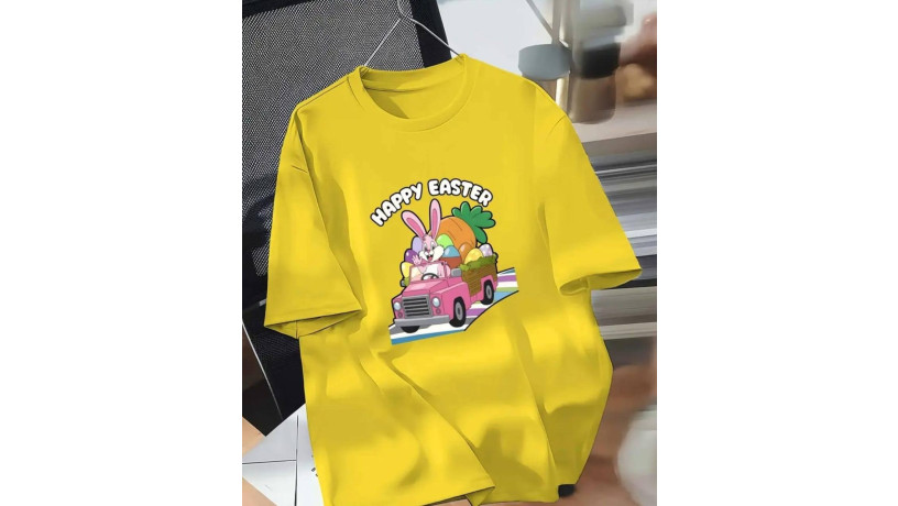 yelow-tee-with-ladies-big-0