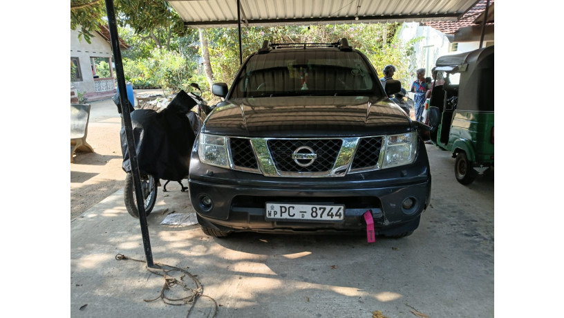 nissan-navara-2007-big-2