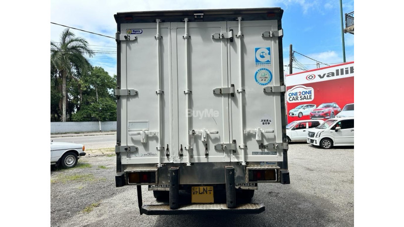 mitsubishi-canter-freezer-truck-2012-big-5