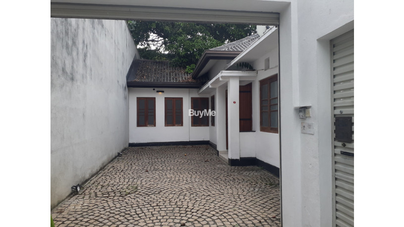 land-with-old-house-for-sale-in-colombo-5-off-isipathana-road-big-0