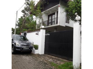 FURNISHED MODERN HOUSE FOR RENT IN BATTARAMULLA (SA)