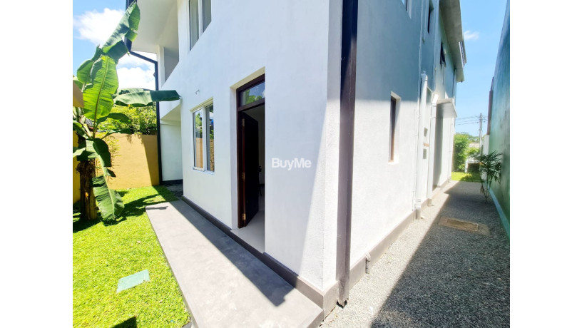 architecture-designed-luxury-three-story-house-for-sale-in-piliyandala-madapatha-big-1