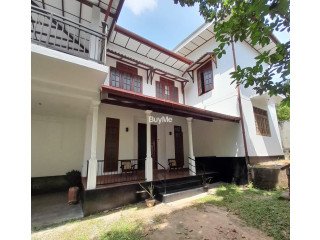 HOUSE FOR SALE IN MAKOLA