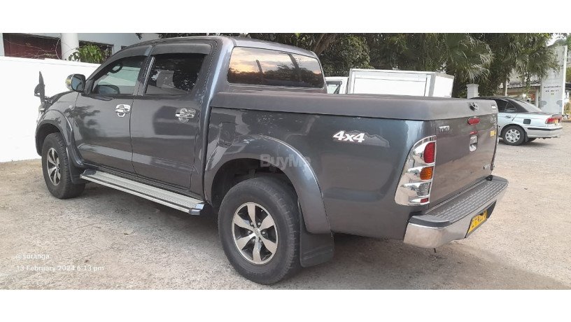 toyota-hilux-2008-big-3