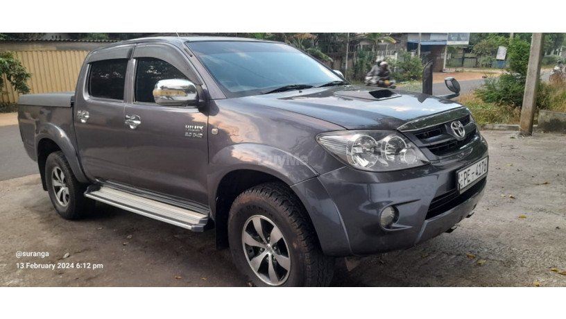 toyota-hilux-2008-big-0