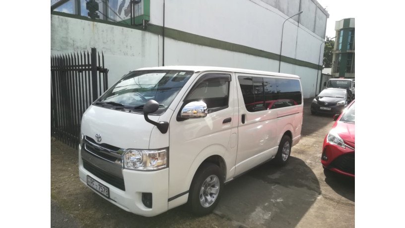 toyota-kdh-205-gl-big-1