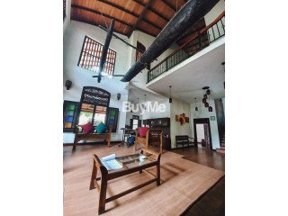 HOUSE FOR RENT IN BATTARAMULLA PELLAWATTA