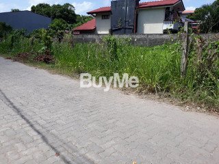 LAND FOR SALE IN KIRIBATHGODA DALUGAMA LUMBINI ROAD