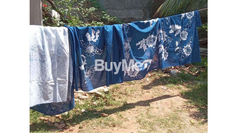 bathik-saree-blue-and-white-big-2