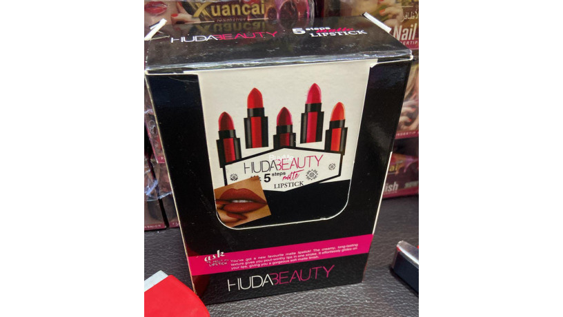 5-in-1-lipstick-big-1