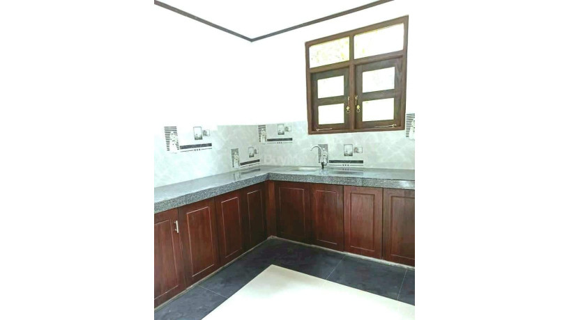 house-for-sale-in-bandaragama-big-4