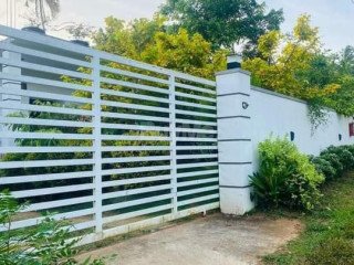 HOUSE FOR SALE IN BANDARAGAMA