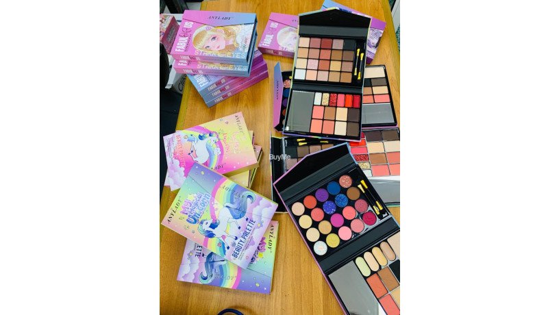 makeup-kit-for-ladies-big-0