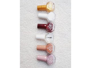 NAIL POLISH WITH 6 PCS