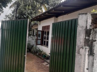 HOUSE FOR SALE IN ARUGGODA