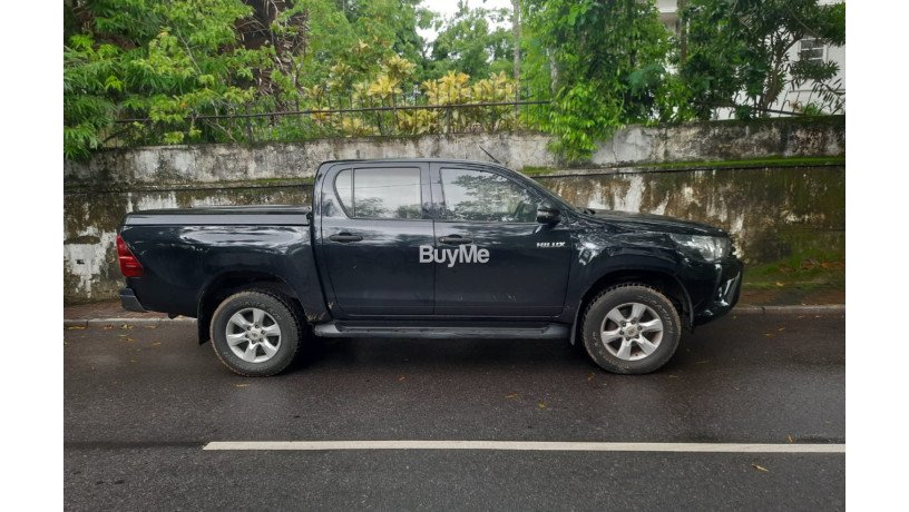 toyota-hilux-4wd-double-cab-big-3